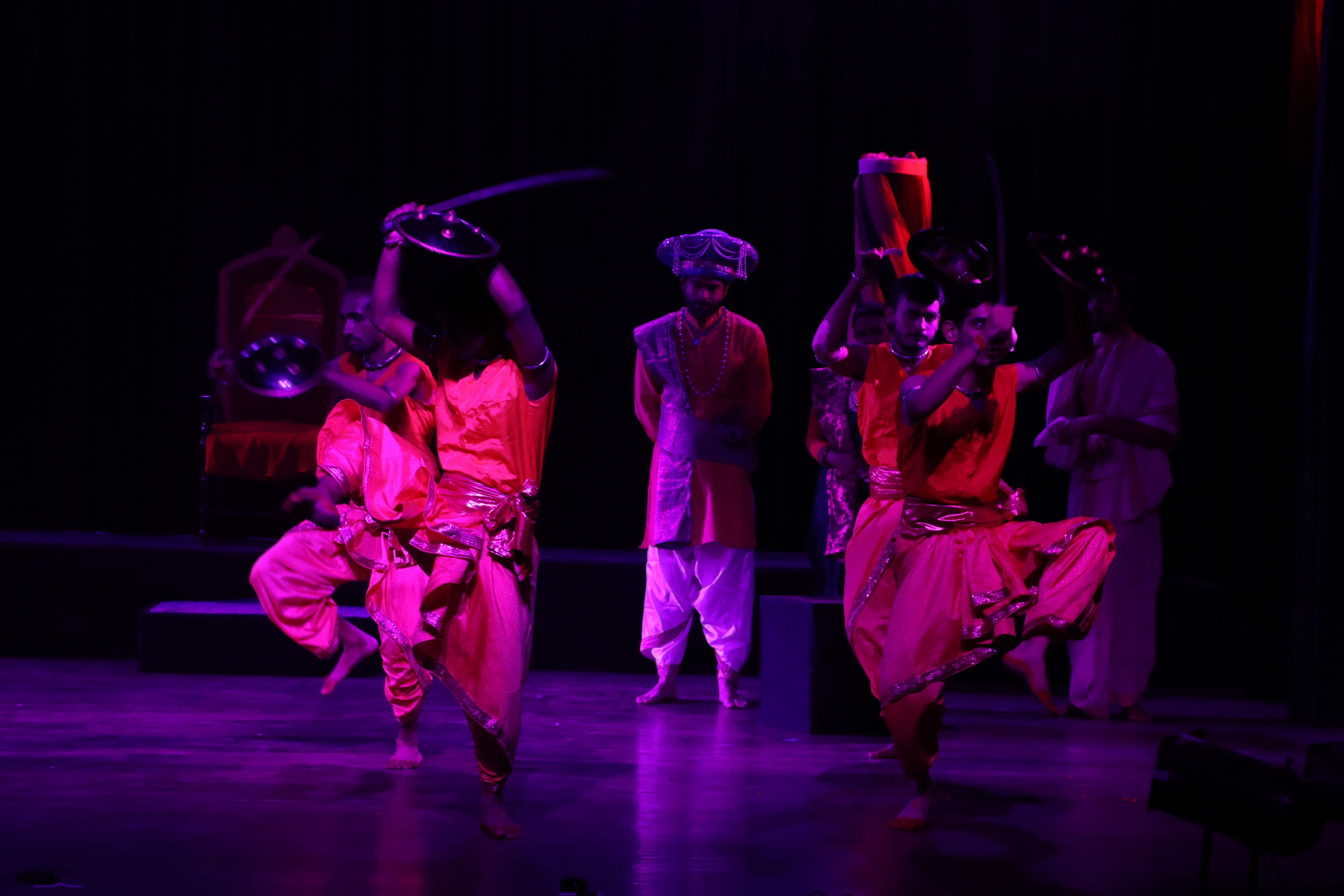 Martial arts and theatre fusion performance
